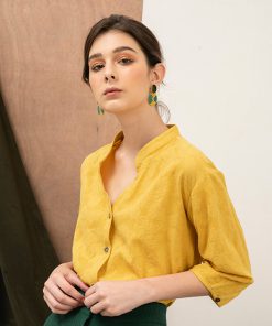 Áo sơ mi tay lỡ vàng điệu đà cho bạn nữ